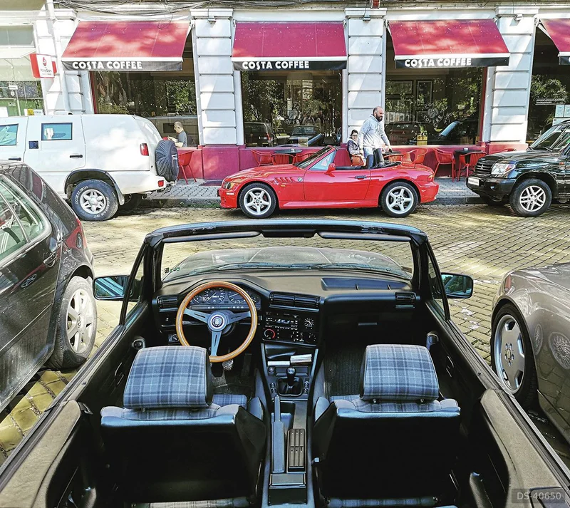 1992 BMW E30 in Sofia 9