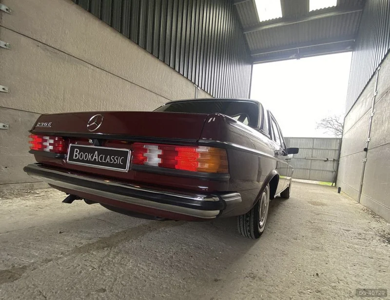 1983 Mercedes-Benz 230e in Horsham 4