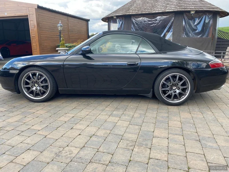 2001 Porsche 911 in Leeds 2