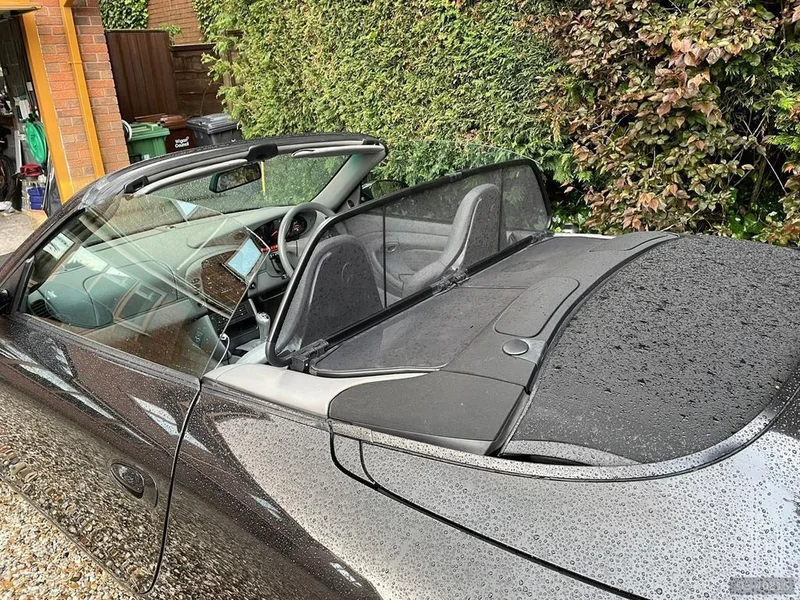 2001 Porsche 911 in Leeds 10