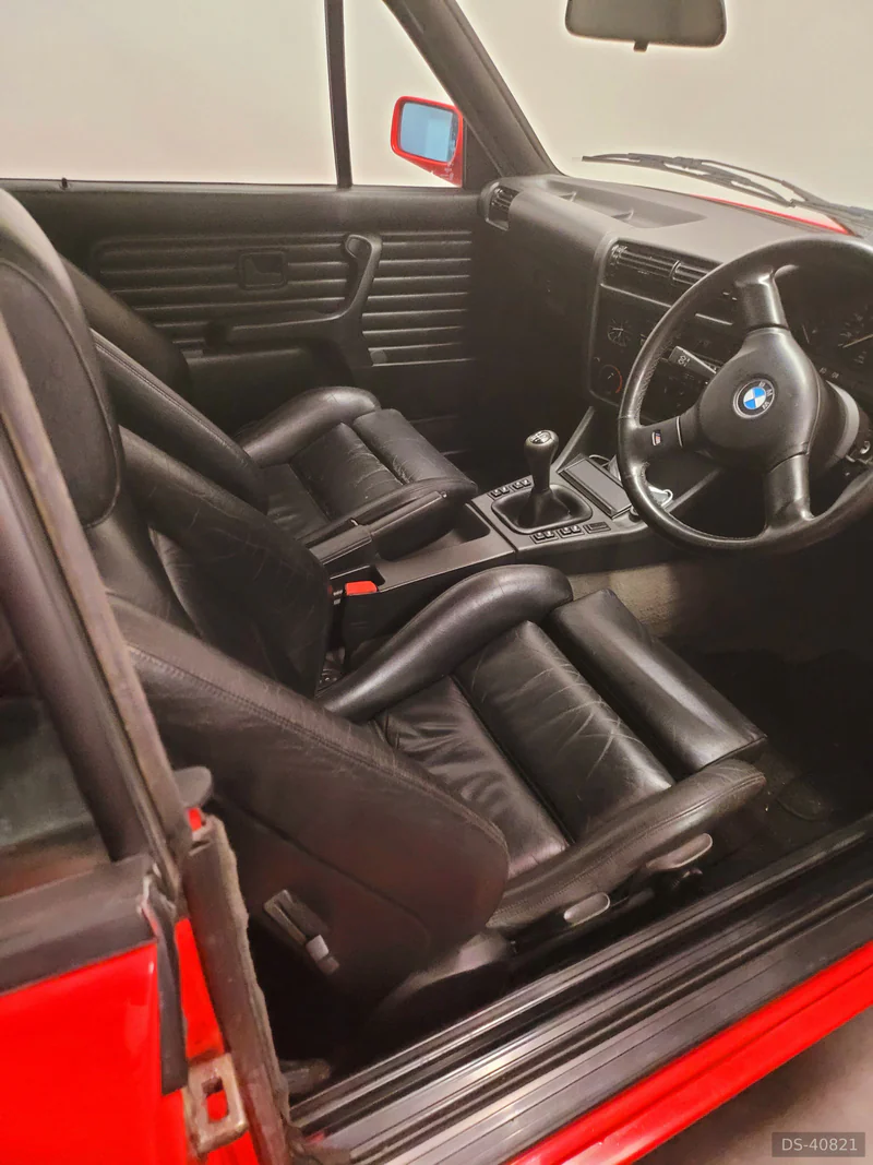 1987 BMW E30 in Dundee 3