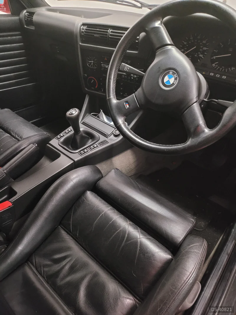 1987 BMW E30 in Dundee 4