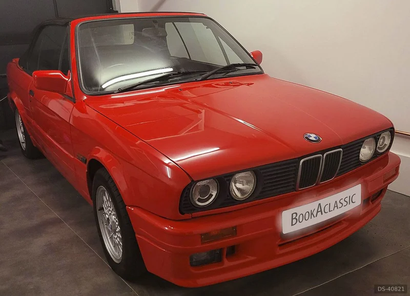 1987 BMW E30 in Dundee 2