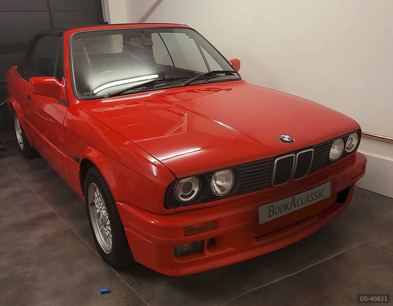 1987 BMW E30 in Dundee