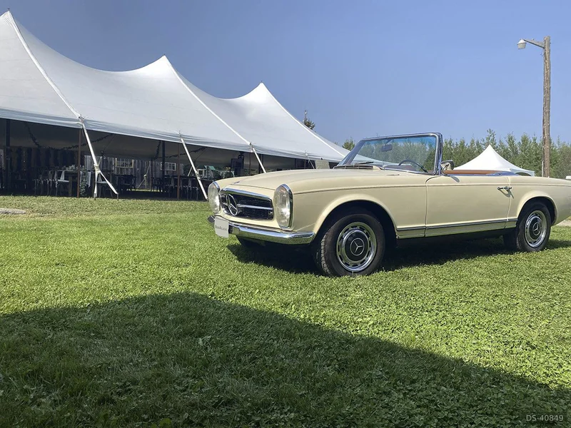 1964 Mercedes-Benz 230SL in Oakville 2