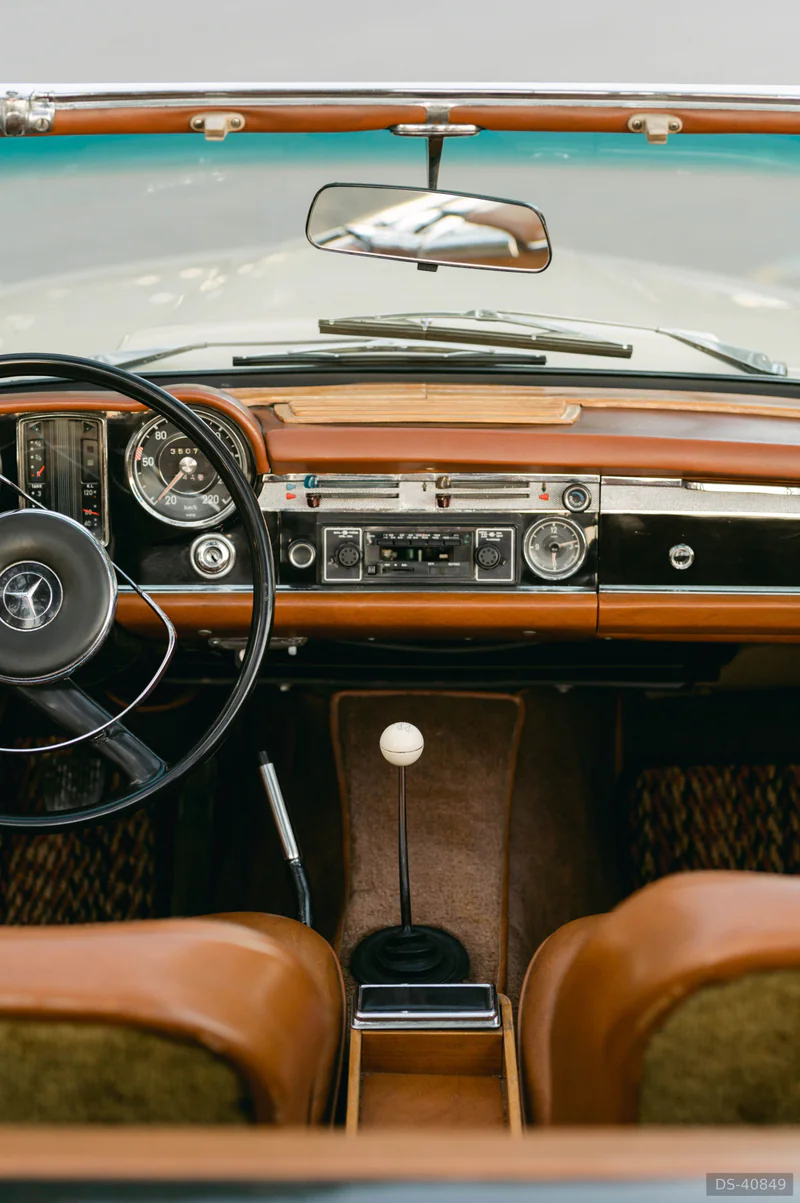 1964 Mercedes-Benz 230SL in Oakville 9