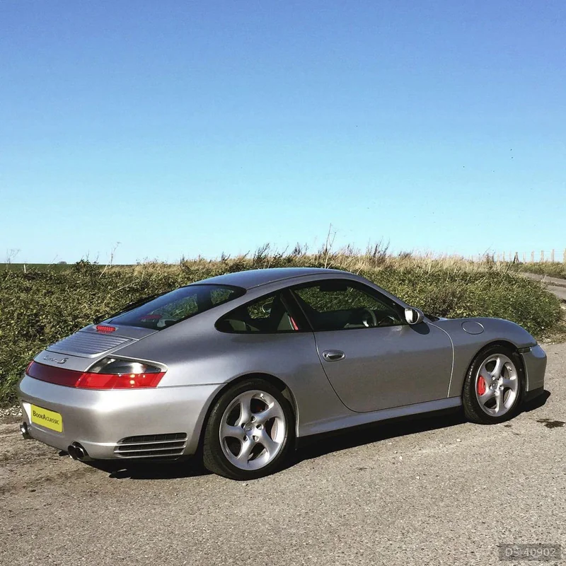 2004 Porsche 911 in London 2