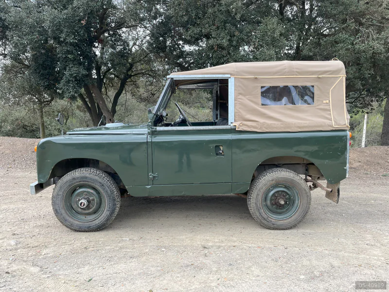 1963 Land Rover Santana S2a in Barcelona 3