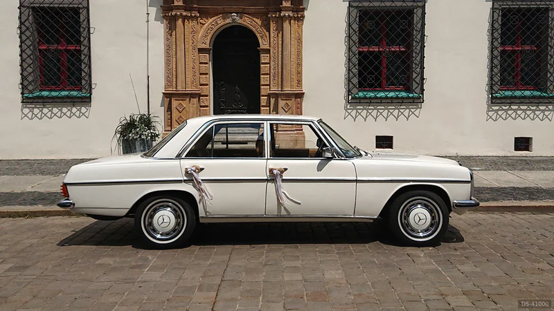 1974 Mercedes-Benz W114 in Kluczbork 2