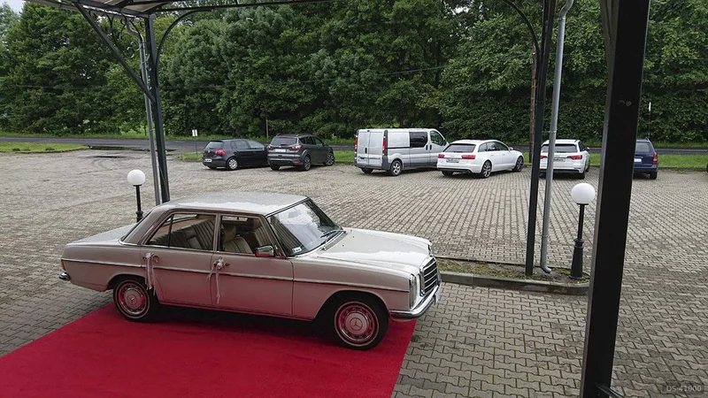 1974 Mercedes-Benz W114 in Kluczbork 5