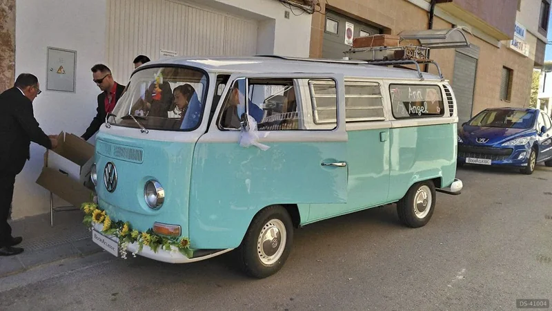 1970 Volkswagen T2 A in Teruel