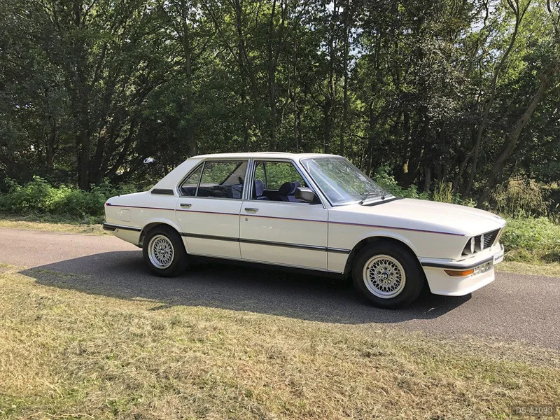 1980 BMW E12 528i M Sport in London 3