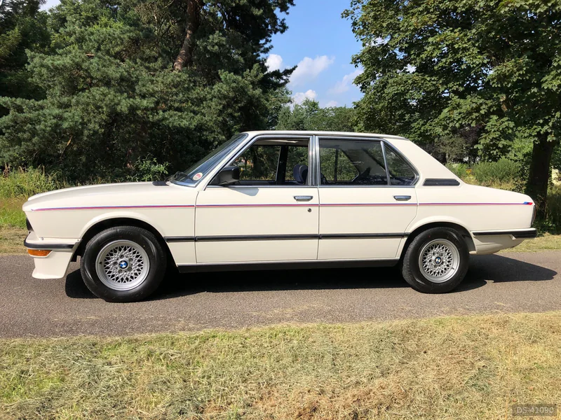 1980 BMW E12 528i M Sport in London