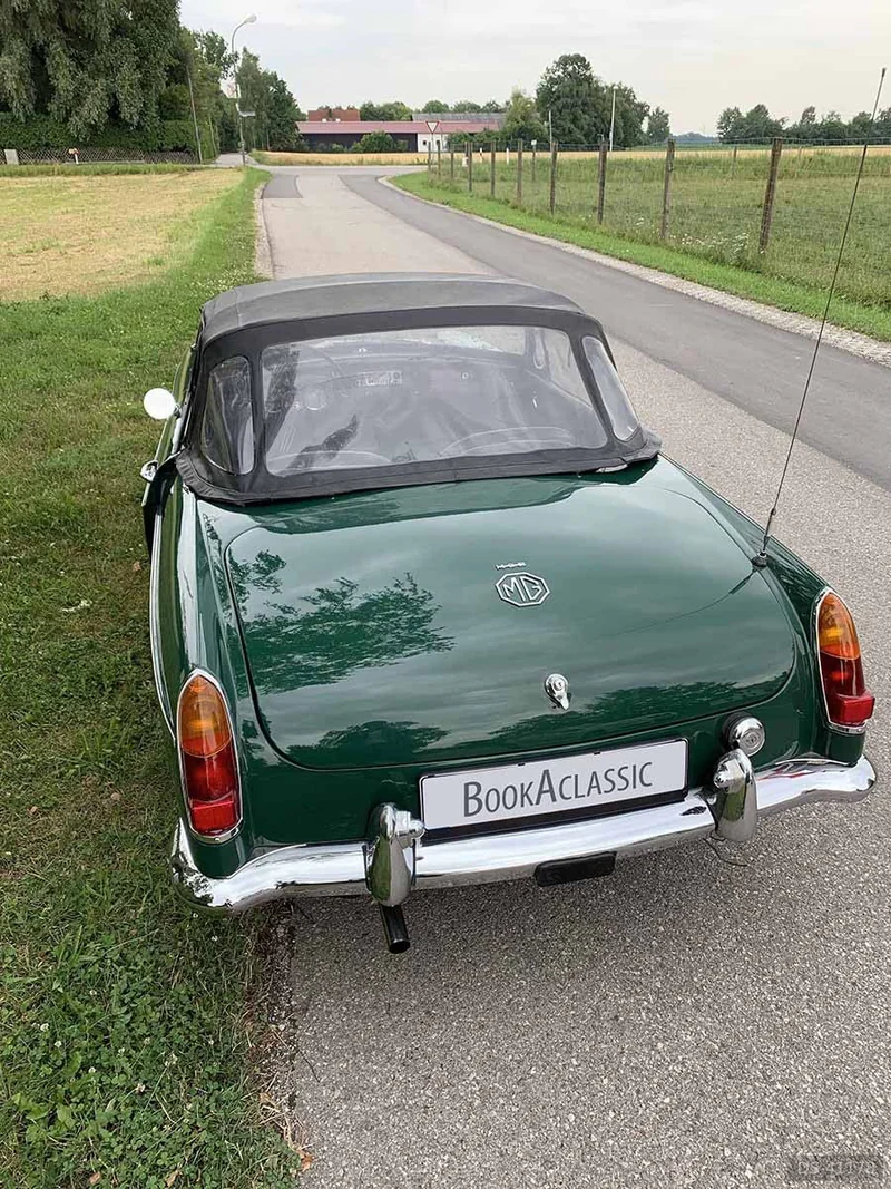 1967 MG B in München 5
