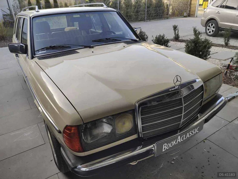 1983 Mercedes-Benz W 123t in Warszawa 2