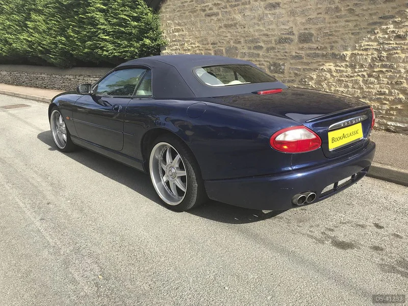 2000 Jaguar XKR in Bicester 4