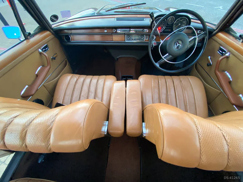 1968 Mercedes-Benz 280 Se in London 5