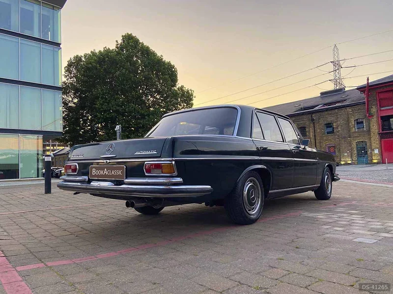 1968 Mercedes-Benz 280 Se in London 2
