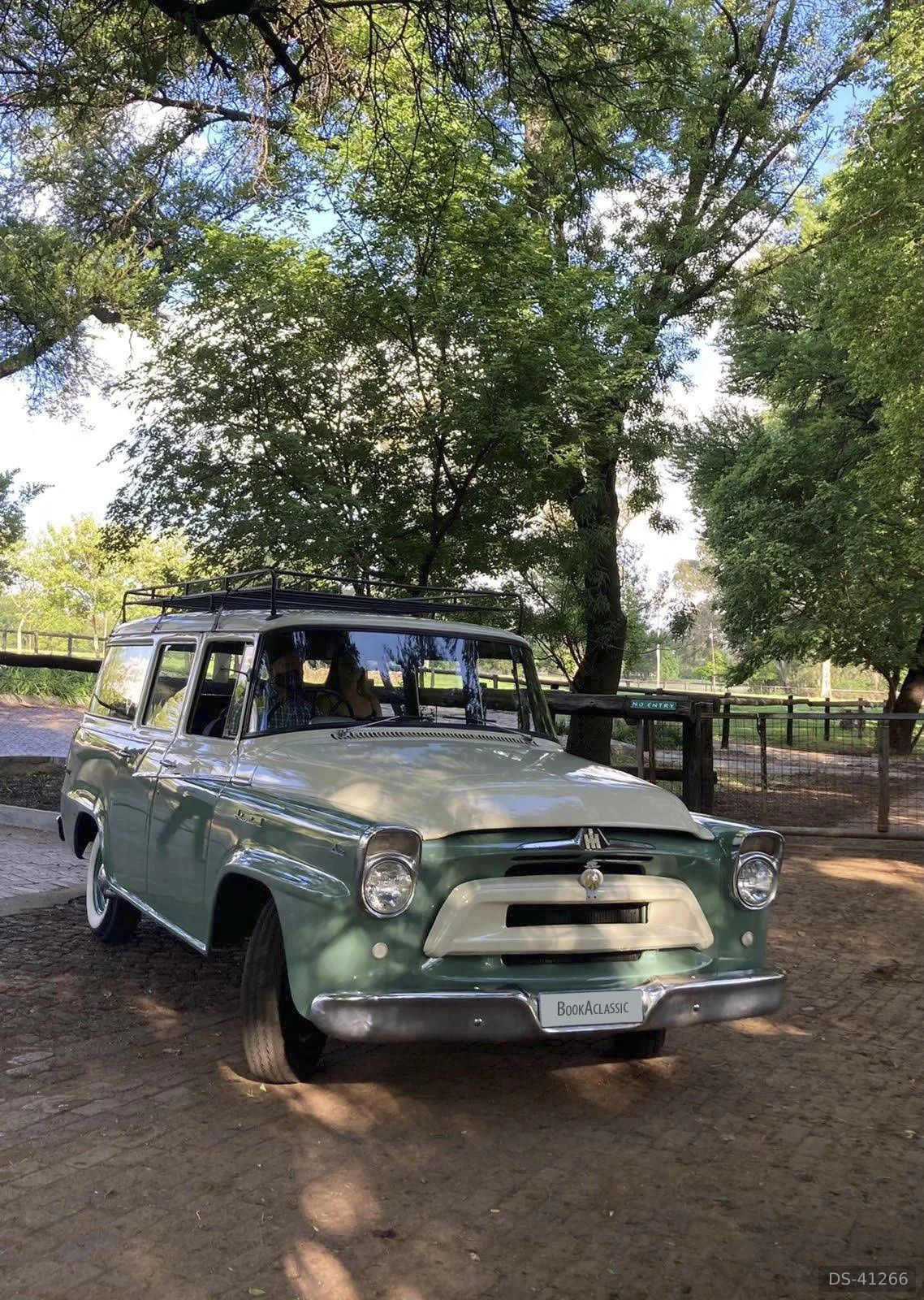 1960 International Harvester Traveall