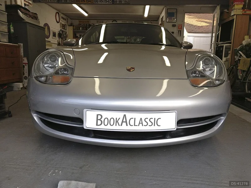 2000 Porsche 911 Carrera in Rayleigh 2