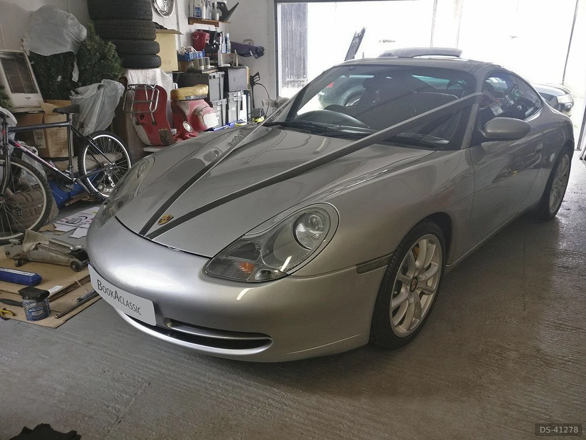 2000 Porsche 911 Carrera
