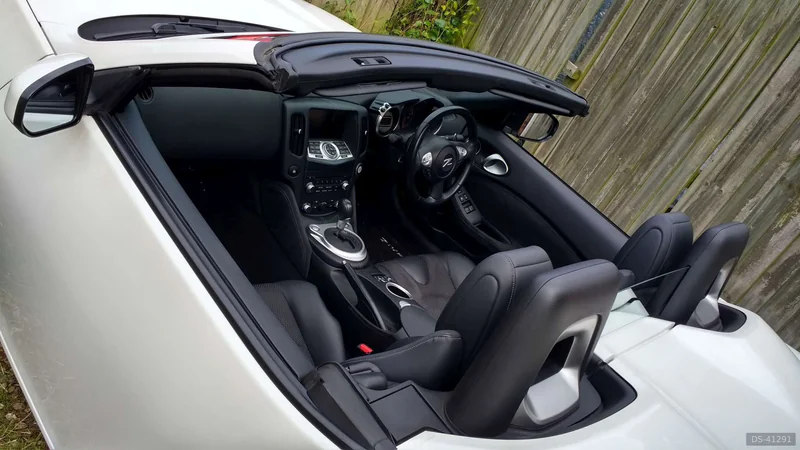 2010 Nissan 370z Roadster in Rushden 3