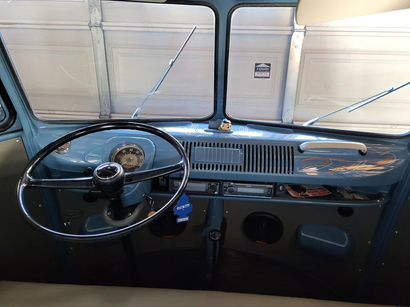 1962 Volkswagen Transporter in Los Angeles 11