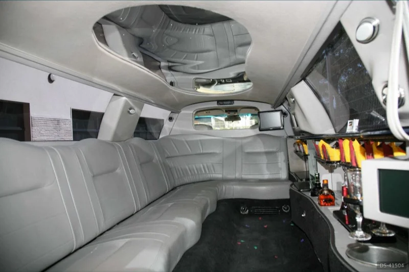 2009 Lincoln Limousine in Odivelas 4