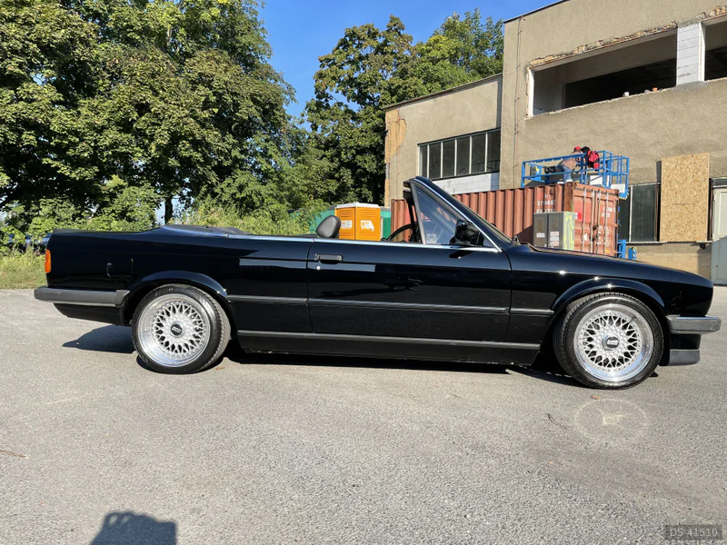 1987 BMW E30 Cabrio in Praha 4