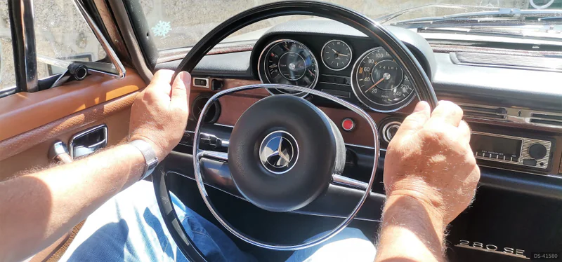 1969 Mercedes-Benz 280 Se in Porto 2