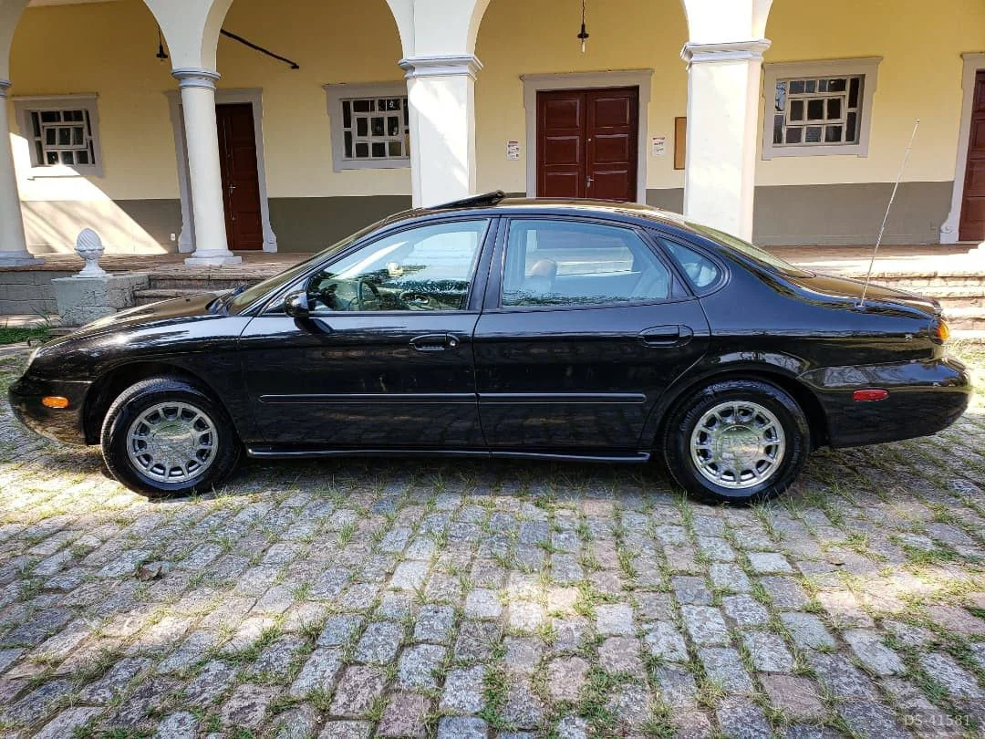 1997 Ford Taurus