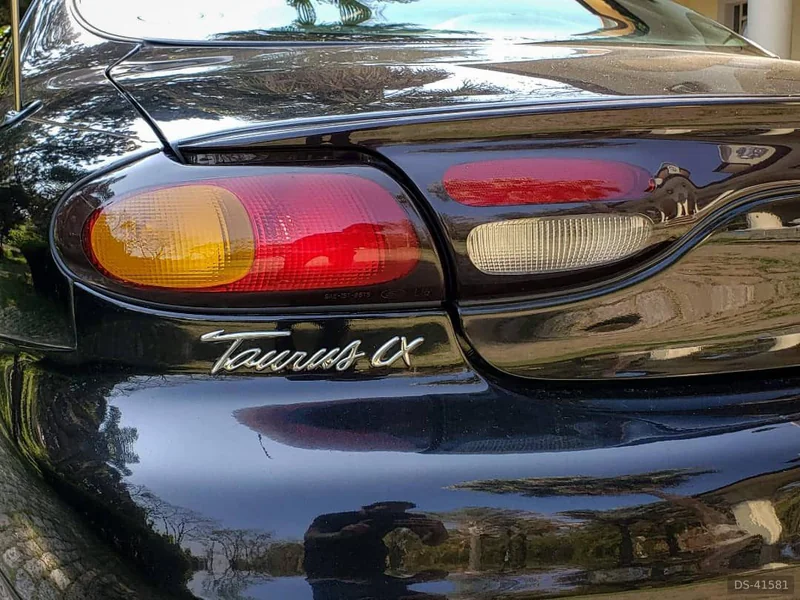1997 Ford Taurus in São Paulo 7