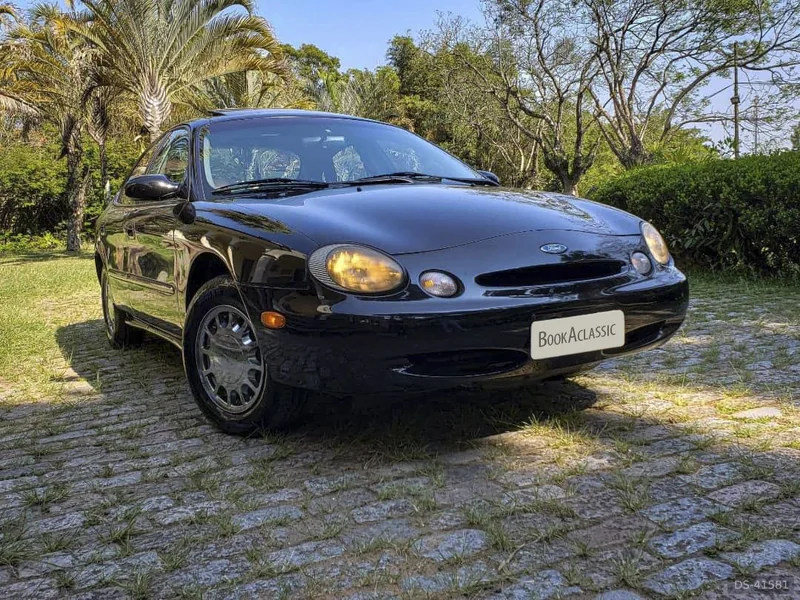 1997 Ford Taurus in São Paulo 4