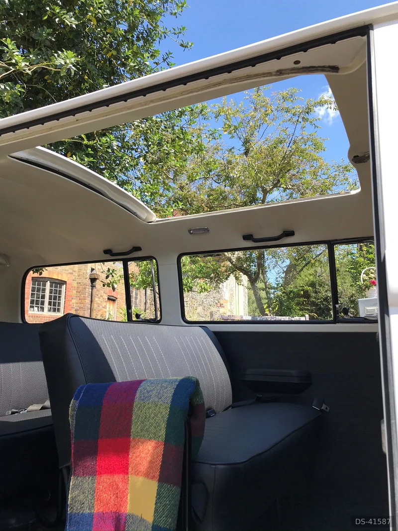 1972 Volkswagen Microbus Deluxe
