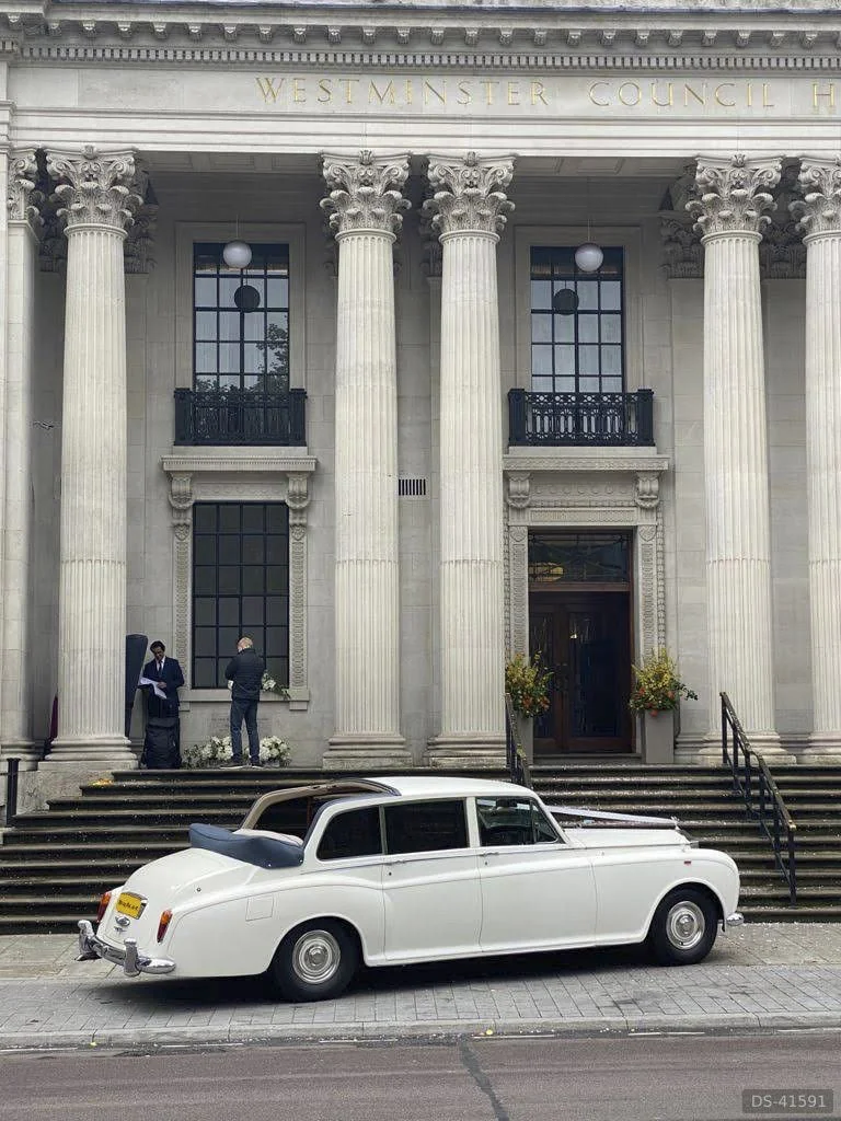 1976 Rolls-Royce Phantom 6 Landaulette in Buckinghamshire 5