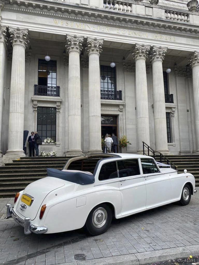 1976 Rolls-Royce Phantom 6 Landaulette in Buckinghamshire 2