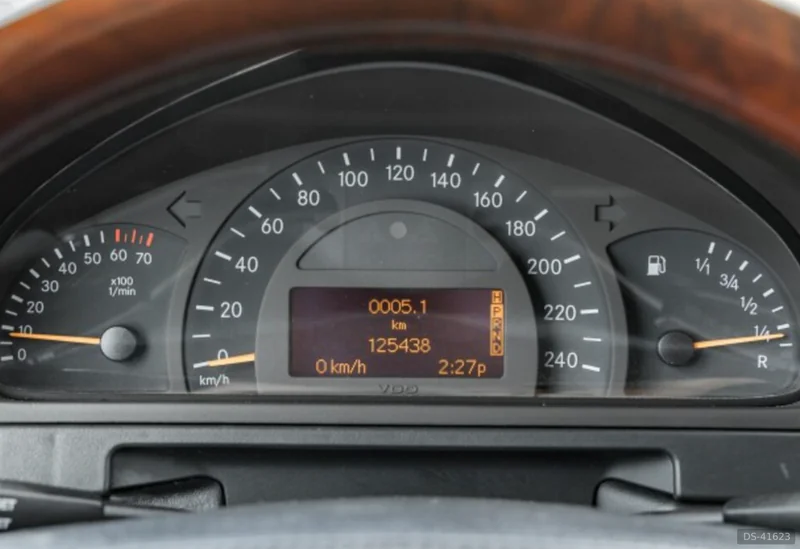 2002 Mercedes-Benz G500 in West Vancouver 6