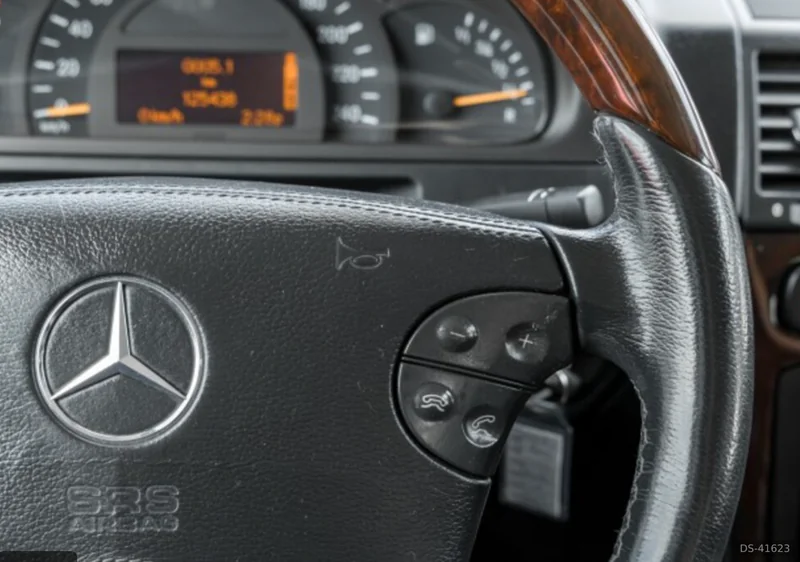 2002 Mercedes-Benz G500 in West Vancouver 7