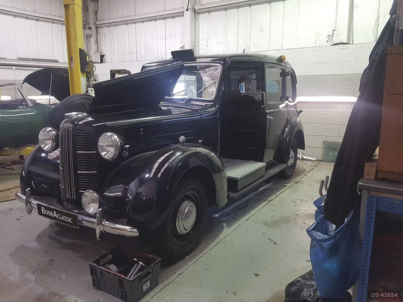 1957 Austin Fx3 in Chatham 8