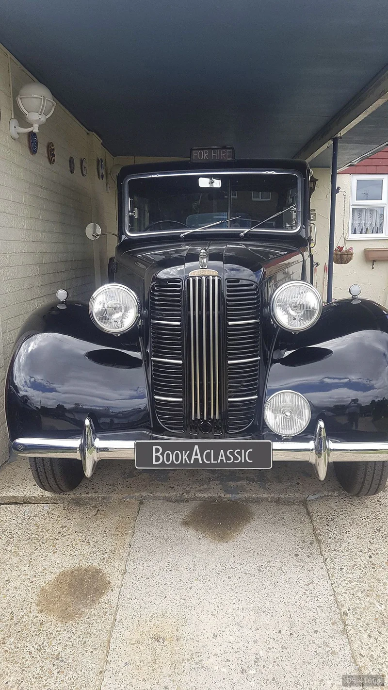 1957 Austin Fx3 in Chatham 2