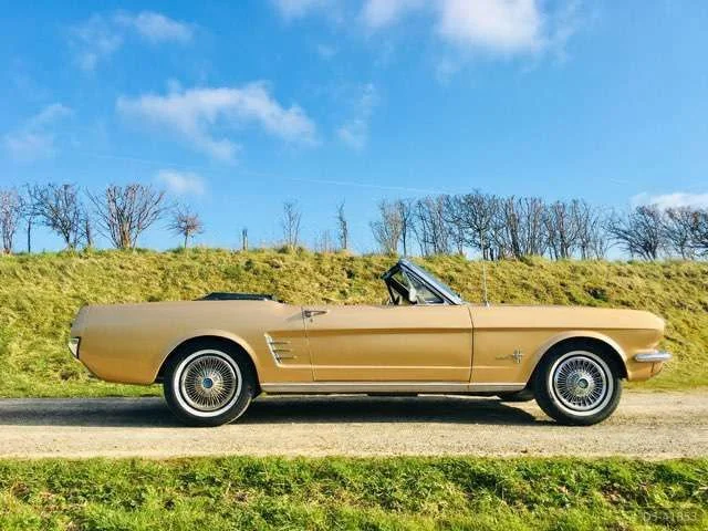 1965 Ford Mustang in Chiclana De La Frontera 3