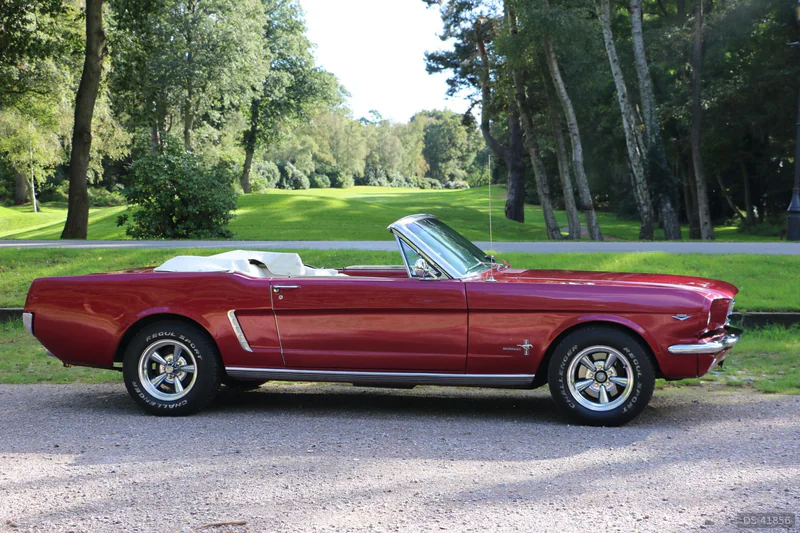 1964 Ford Mustang in Cobham 2