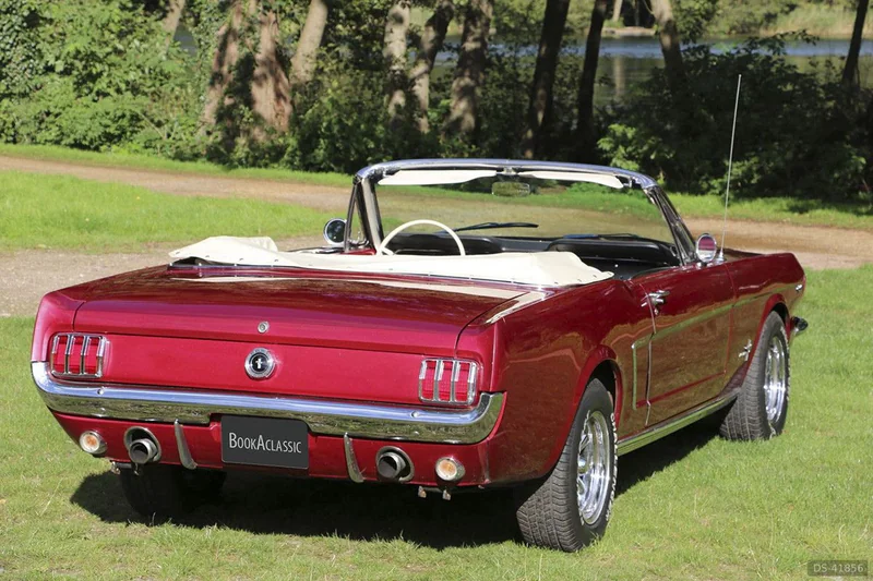 1964 Ford Mustang in Cobham 3