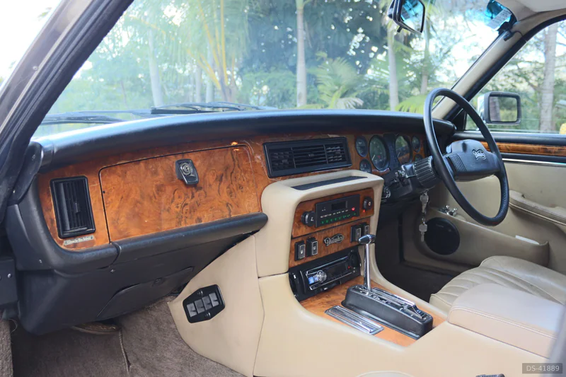 1987 Daimler Double Six in Samsonvale 3