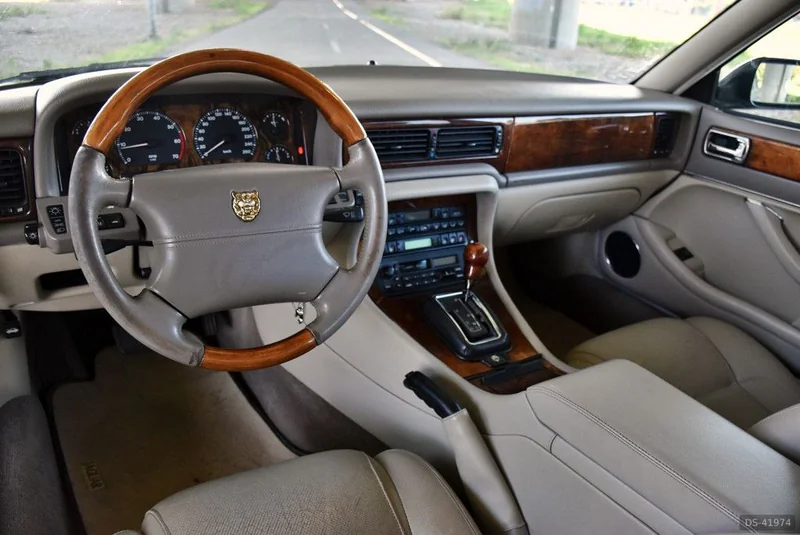 1995 Jaguar XJ Executive in Bratislava 3