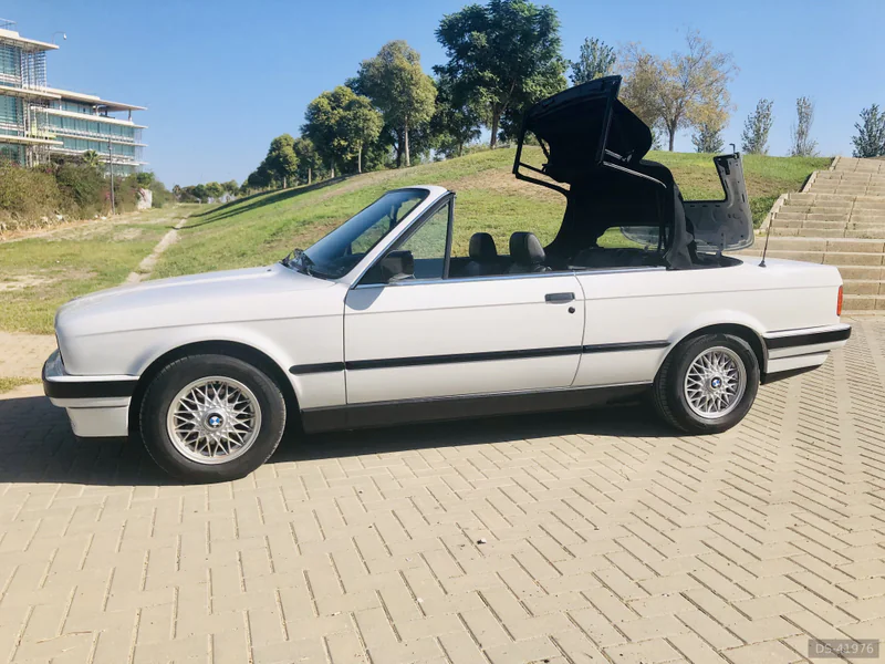 1993 BMW 318i E30 Cabrio in Sotogrande 4