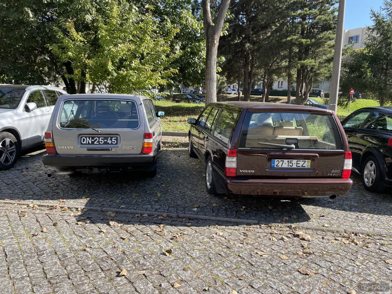 1987 Volvo 240 in Porto 6