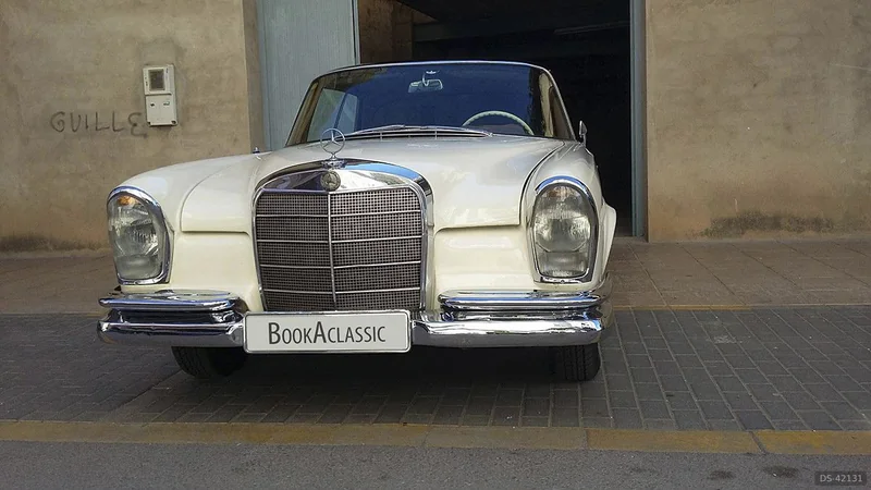 1964 Mercedes-Benz 220 Seb Coupé in Torrent 4