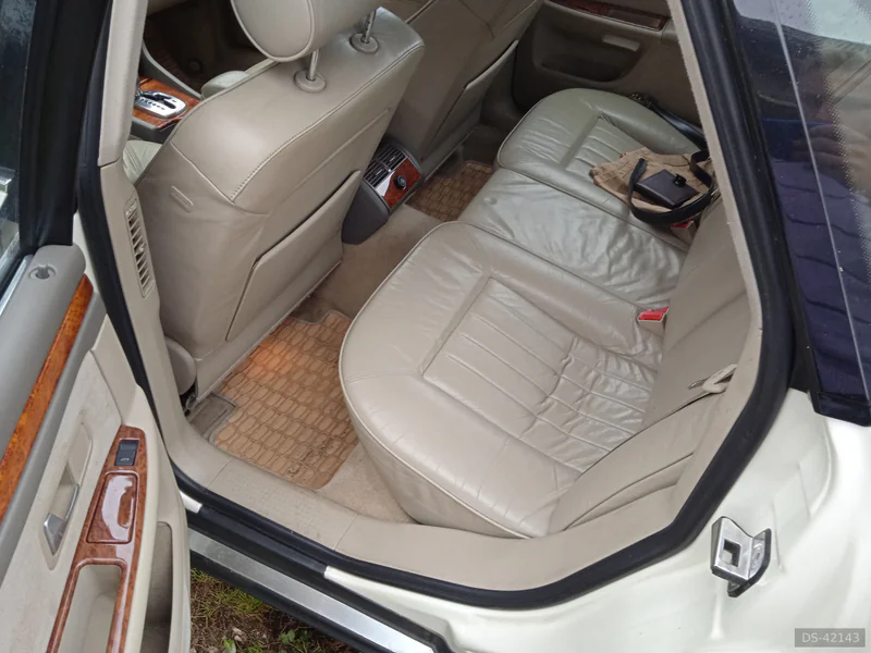 1999 Audi A8 in Warszawa 4