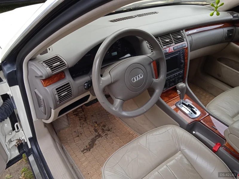 1999 Audi A8 in Warszawa 5